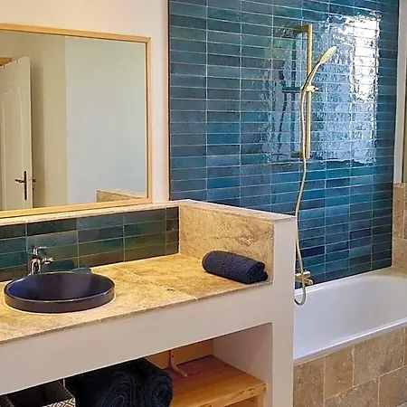 Escaillon Comfortable فندق