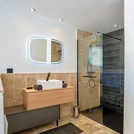 Escaillon Comfortable Fréjus
